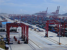 Shanghai Becomes World’s Largest Container Port  