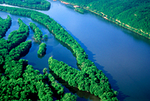 Navigation season opens on upper Mississippi River 