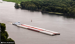 Flooding continues to disrupt barge traffic in U.S.