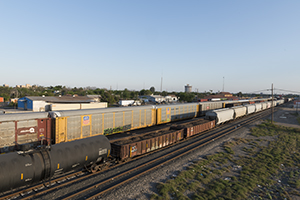 U.S. freight-rail traffic plunges 22 percent in a week